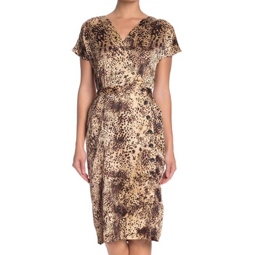 “NWOT” MELLODAY SURPLICE BUTTON FRONT MIDI DRESS.